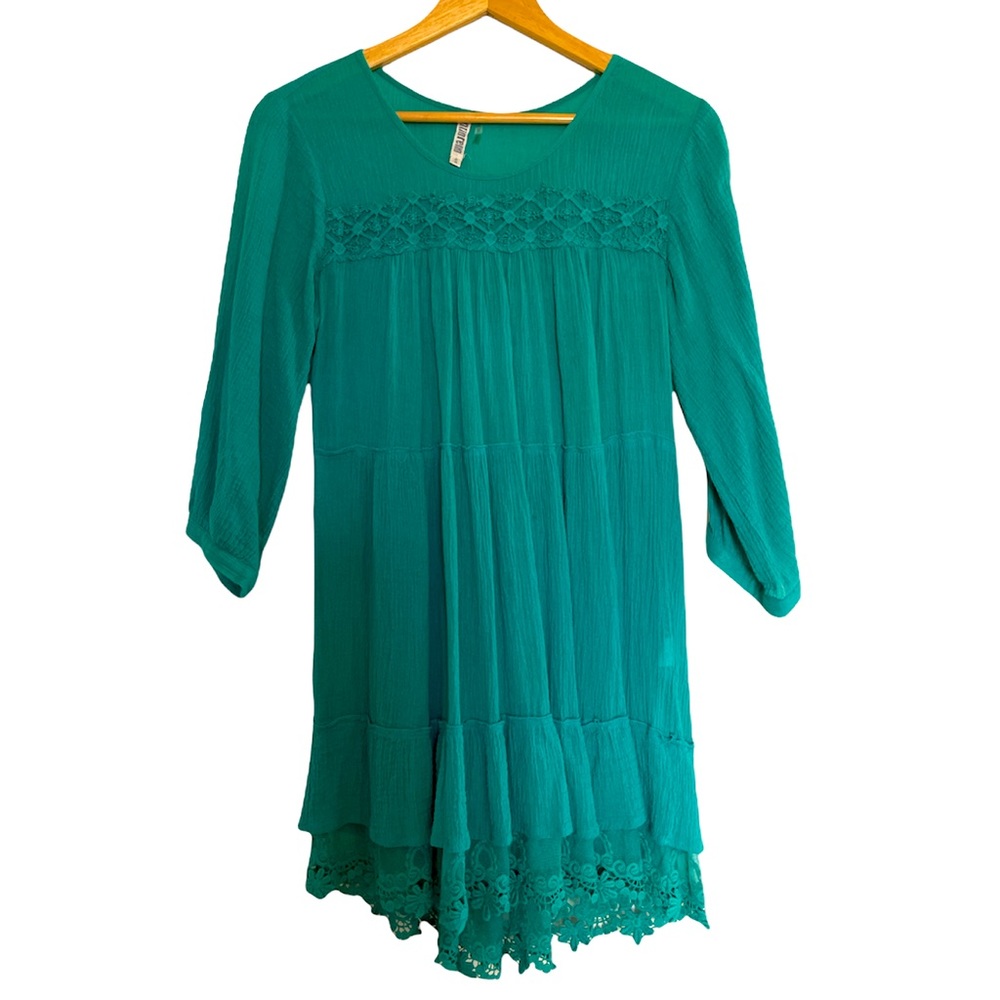 Monoreno emerald green tunic with lace detail size small